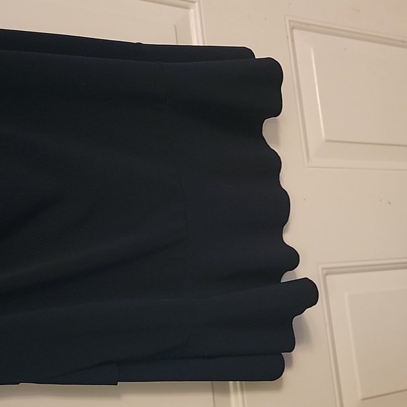 worn once cute little black skirt with ruffles on bottom elastic waist - Picture 3 of 3